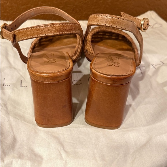 Seychelles Brown Woven Leather Chunky Heels - Picture 10 of 11